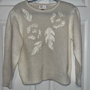VTG Elegant Cream Leaf Pattern Sweater
